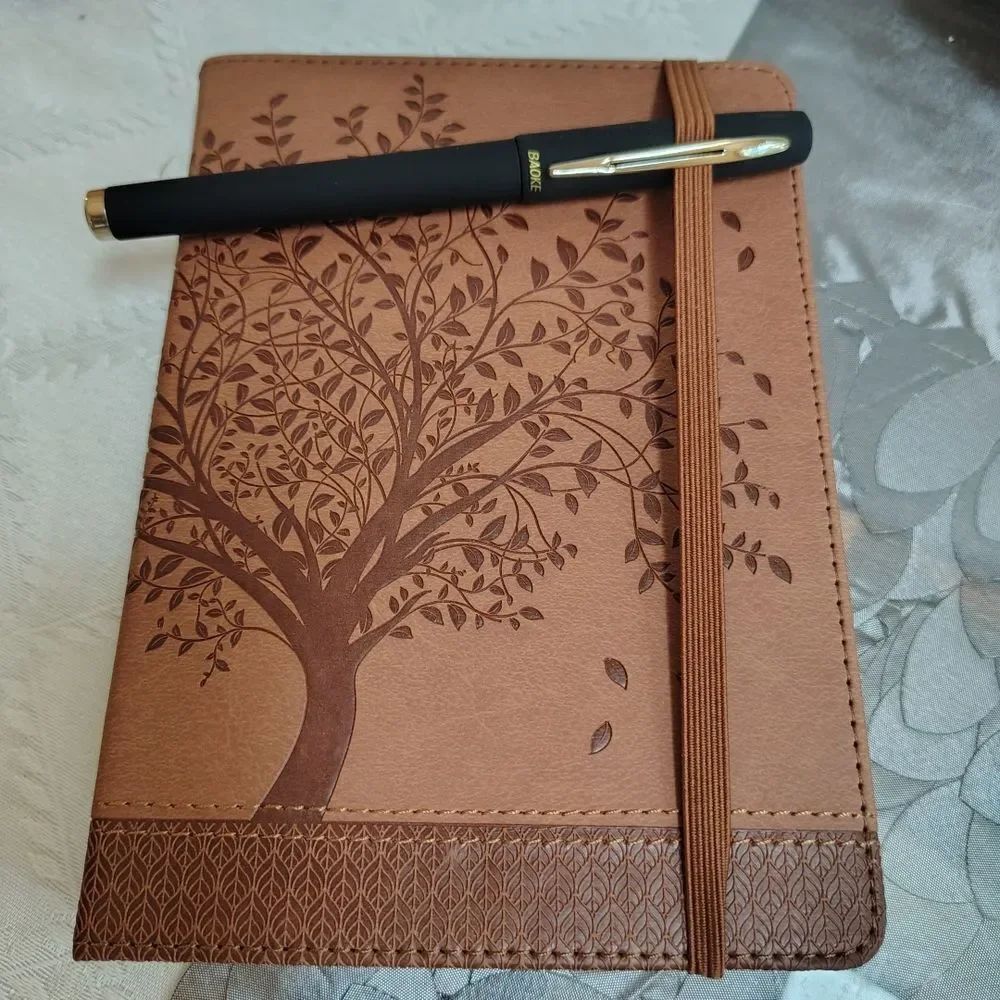 Brown Tree Of Life Leather Design Notebook with Black Gel Pen. C8